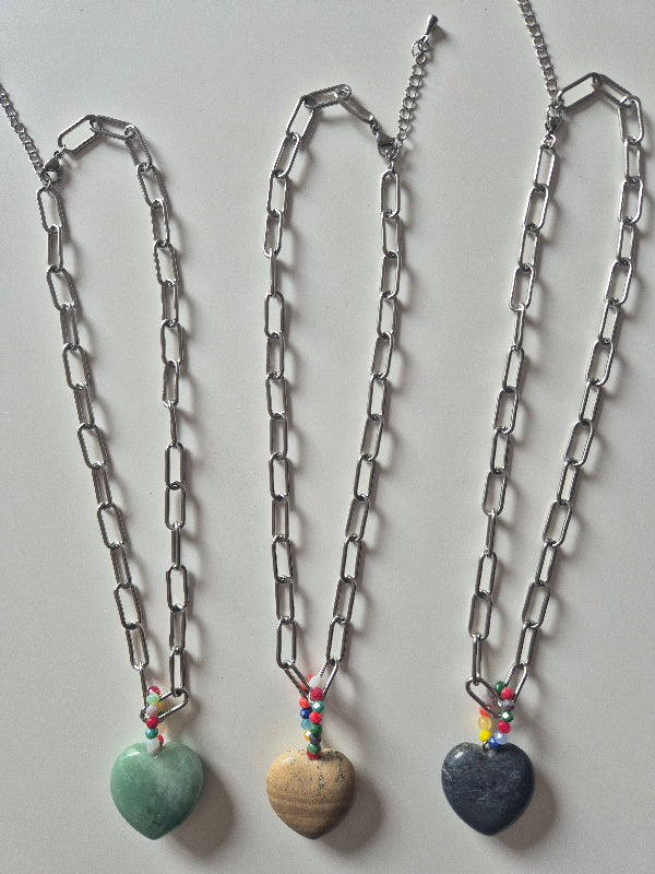 CORAZONES DE PIEDRA