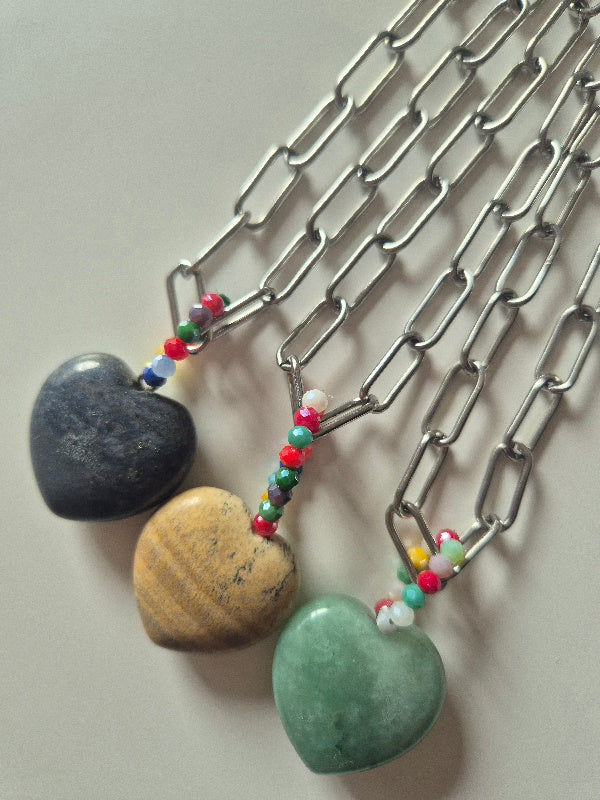 CORAZONES DE PIEDRA